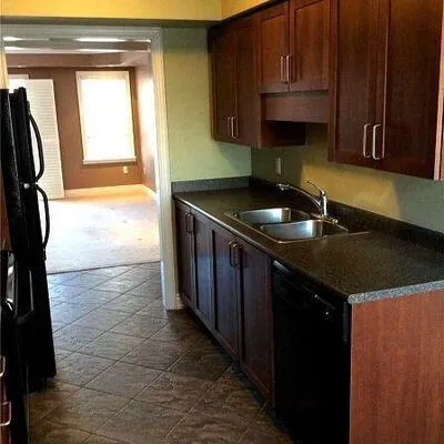 613,&nbsp;Dundas, Cooksville, Mississauga