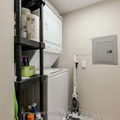 25,&nbsp;Kingsbridge Garden, Hurontario, Mississauga