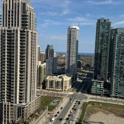 430,&nbsp;Square One, Creditview, Mississauga