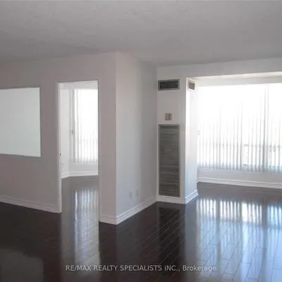 155,&nbsp;Hillcrest, Cooksville, Mississauga