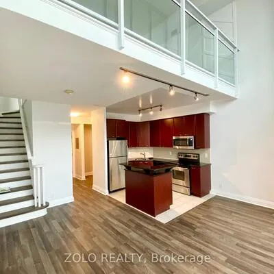 220,&nbsp;Burnhamthorpe, City Centre, Mississauga