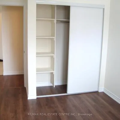 570,&nbsp;Lolita, Mississauga Valleys, Mississauga