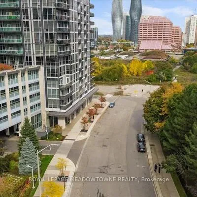 220,&nbsp;Burnhamthorpe, City Centre, Mississauga