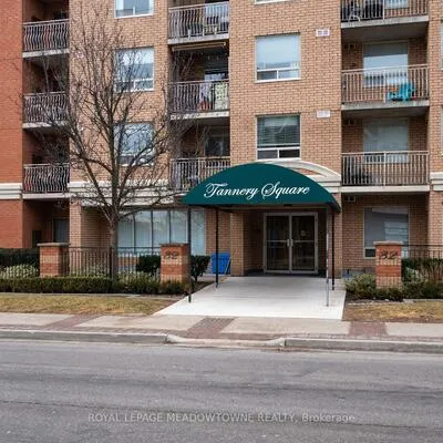 32,&nbsp;Tannery, Streetsville, Mississauga