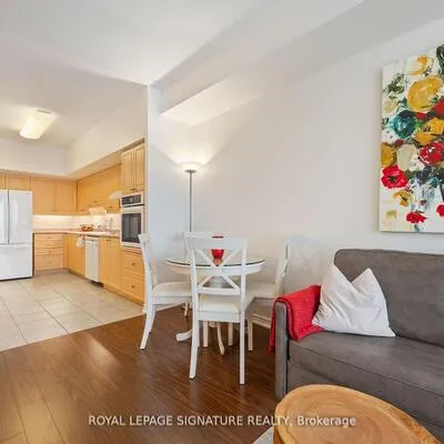 810,&nbsp;Scollard, East Credit, Mississauga