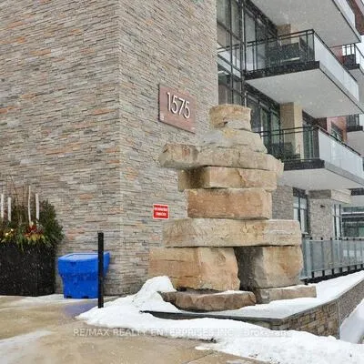 1575,&nbsp;Lakeshore, Clarkson, Mississauga
