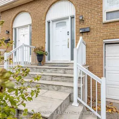 3525,&nbsp;Brandon Gate, Malton, Mississauga
