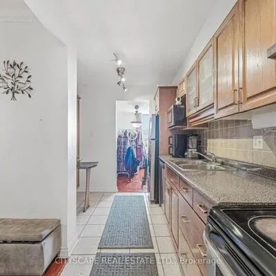 20,&nbsp;Mississauga Valley, Mississauga Valleys, Mississauga