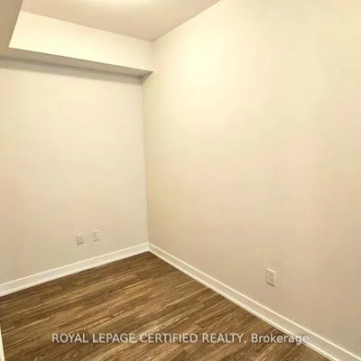 430,&nbsp;Square One, Creditview, Mississauga