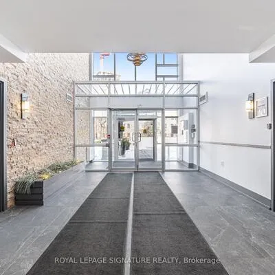 570,&nbsp;Lolita, Mississauga Valleys, Mississauga