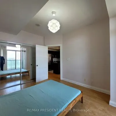 3504,&nbsp;Hurontario, Fairview, Mississauga