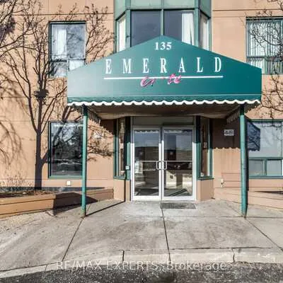 135,&nbsp;Hillcrest, Cooksville, Mississauga