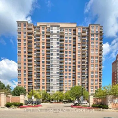 55, Strathaven, Hurontario, Mississauga