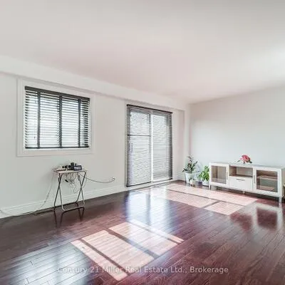2315,&nbsp;Bromsgrove, Clarkson, Mississauga
