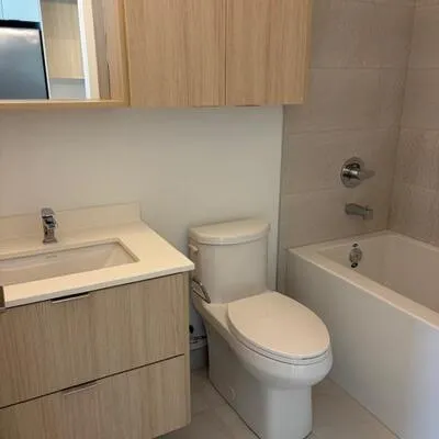 5105,&nbsp;Hurontario, Hurontario, Mississauga