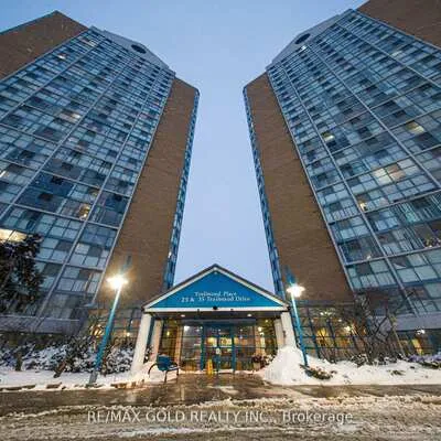 35,&nbsp;Trailwood, Hurontario, Mississauga