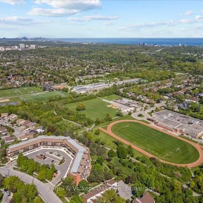 1000,&nbsp;Cedarglen, Erindale, Mississauga