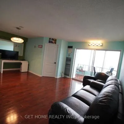 115,&nbsp;Hillcrest, Cooksville, Mississauga