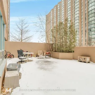 115,&nbsp;Hillcrest, Cooksville, Mississauga