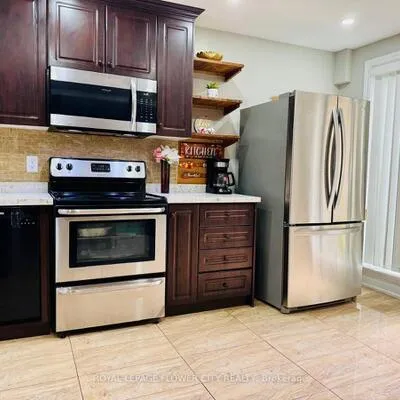 2170, Bromsgrove, Clarkson, Mississauga