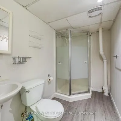 99,&nbsp;Bristol, Hurontario, Mississauga