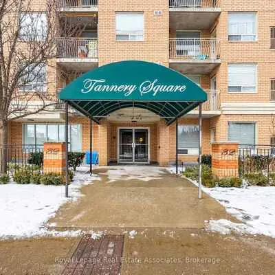 32,&nbsp;Tannery, Streetsville, Mississauga