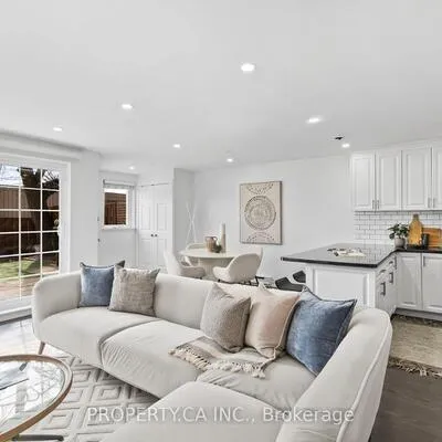 1055,&nbsp;Dundas, Applewood, Mississauga