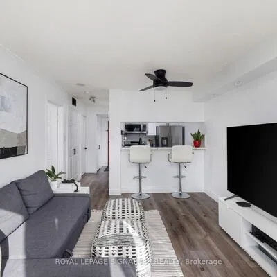 880,&nbsp;Dundas, Erindale, Mississauga