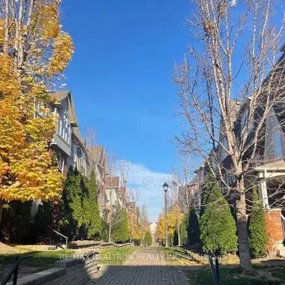 750,&nbsp;Neighbourhood, Cooksville, Mississauga