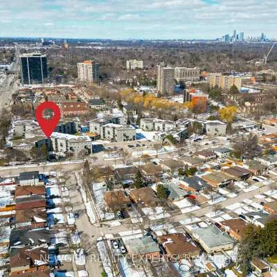2001,&nbsp;Bonnymede, Clarkson, Mississauga