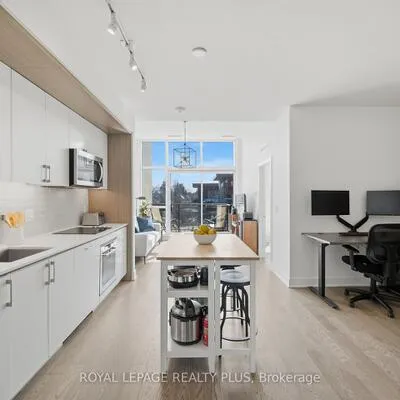 1575,&nbsp;Lakeshore, Clarkson, Mississauga