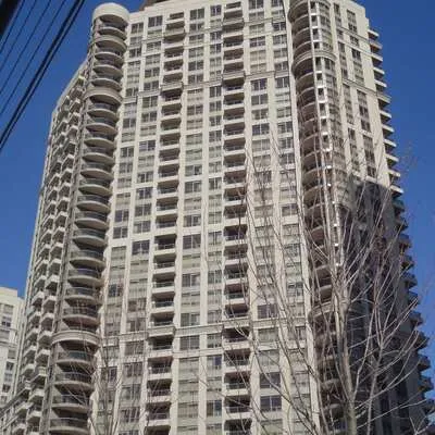 310,&nbsp;Burnhamthorpe, City Centre, Mississauga