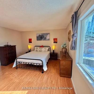 7707,&nbsp;Darcel, Malton, Mississauga