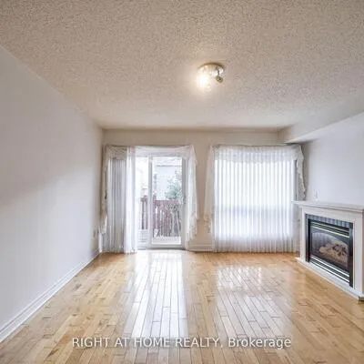 80,&nbsp;Strathaven, Hurontario, Mississauga