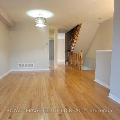 876,&nbsp;Scollard, East Credit, Mississauga