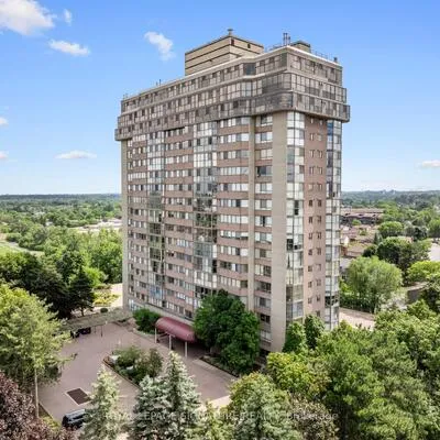 880,&nbsp;Dundas, Erindale, Mississauga