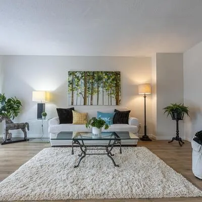 2605,&nbsp;Woodchester, Sheridan, Mississauga
