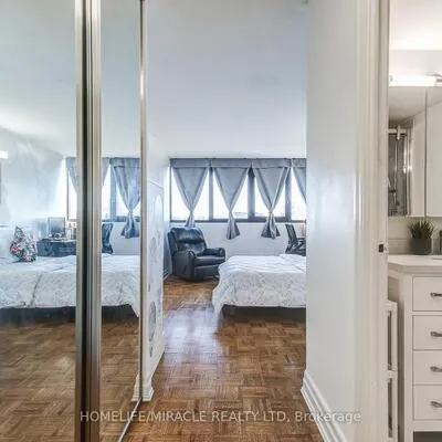 1333,&nbsp;Bloor, Applewood, Mississauga