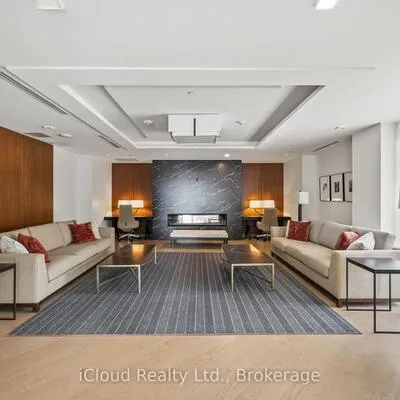 1575,&nbsp;Lakeshore, Clarkson, Mississauga
