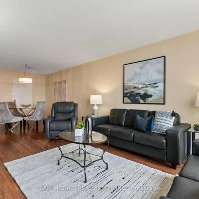 35,&nbsp;Trailwood, Hurontario, Mississauga