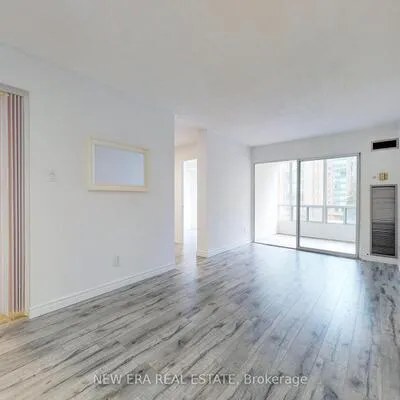 115,&nbsp;Hillcrest, Cooksville, Mississauga