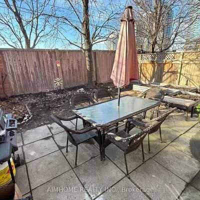 4635,&nbsp;Regents, Hurontario, Mississauga