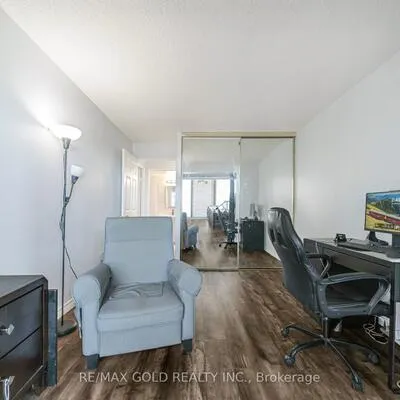 350,&nbsp;Rathburn, City Centre, Mississauga