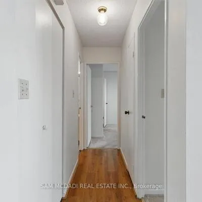 200,&nbsp;Robert Speck, Rathwood, Mississauga