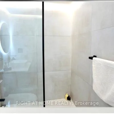 50,&nbsp;Eglinton, Hurontario, Mississauga