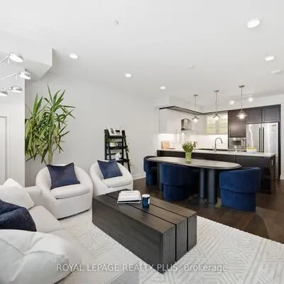 1575,&nbsp;Lakeshore, Clarkson, Mississauga