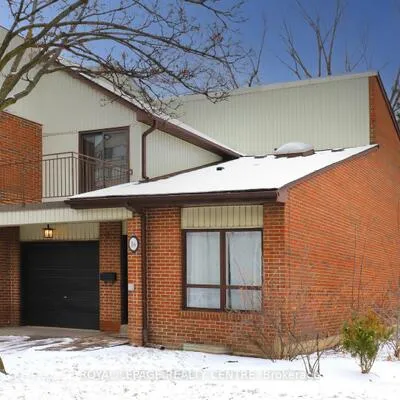 1021,&nbsp;Cedarglen, Erindale, Mississauga