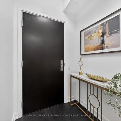 8,&nbsp;Nahani, Hurontario, Mississauga