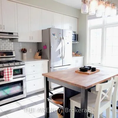1127,&nbsp;Haig, Lakeview, Mississauga