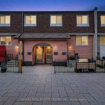 2170,&nbsp;Bromsgrove, Clarkson, Mississauga